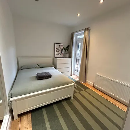Spacious Battersea Rooms And Apartments Londen Kamer foto