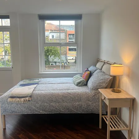 Spacious Battersea Rooms And Apartments Londen Buitenkant foto