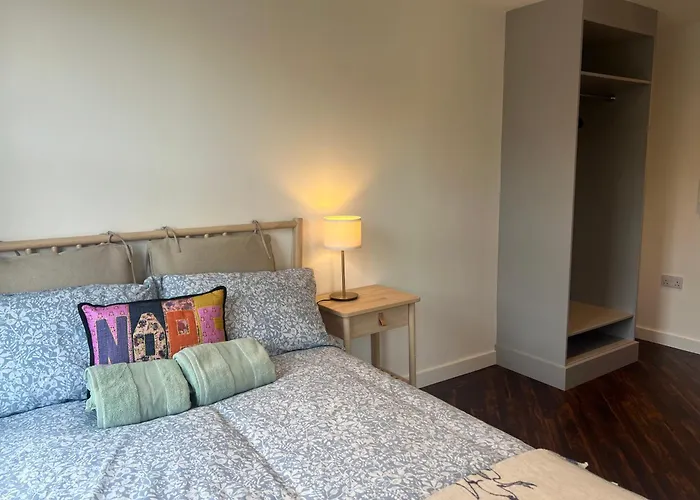 Spacious Battersea Rooms And Apartments